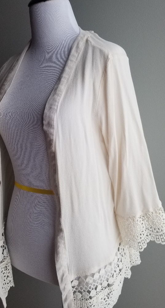 Xhilaration Ivory rayon top size small